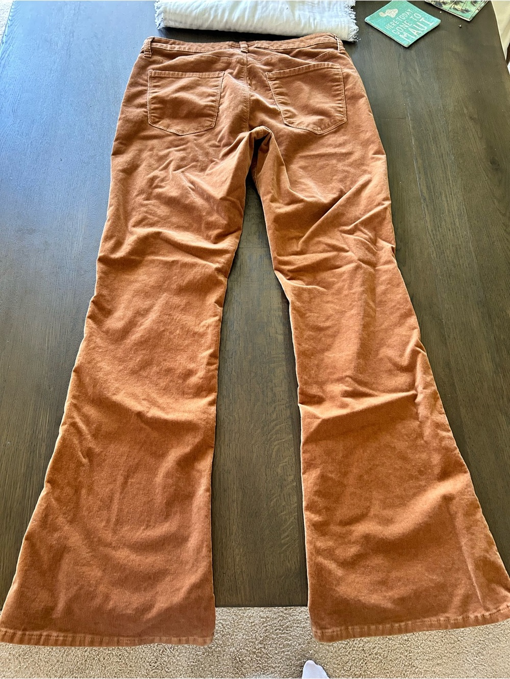 Kut from the Kloth Ana high rise fab ab flare corduroy pants in butterscotch - Picture 12 of 13